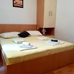 Tri Sestrice * Sveta Nedelja (Hvar)