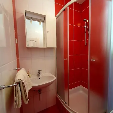 Tri Sestrice Apartment *