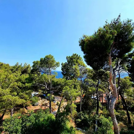 Tri Sestrice Sveta Nedelja (Hvar)