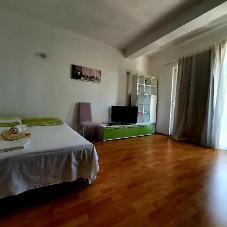 Tri Sestrice Apartment